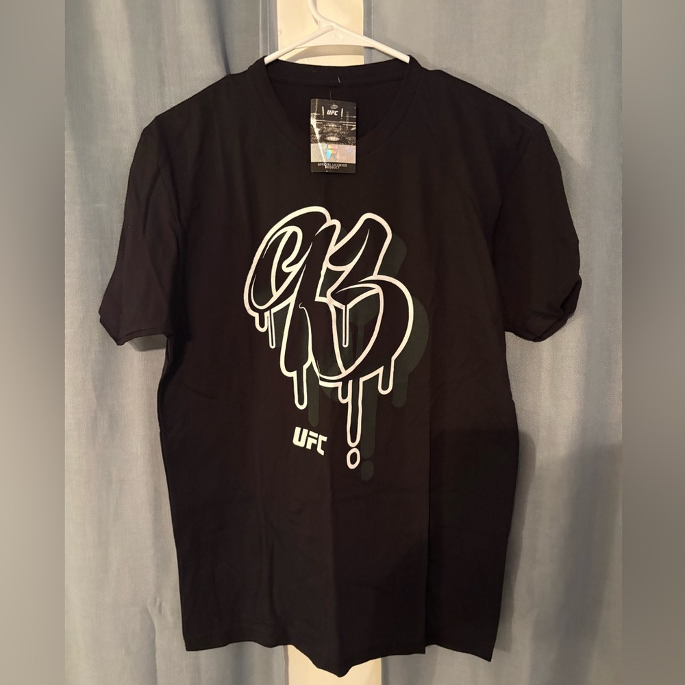 NWT - UFC Graffiti t shirt